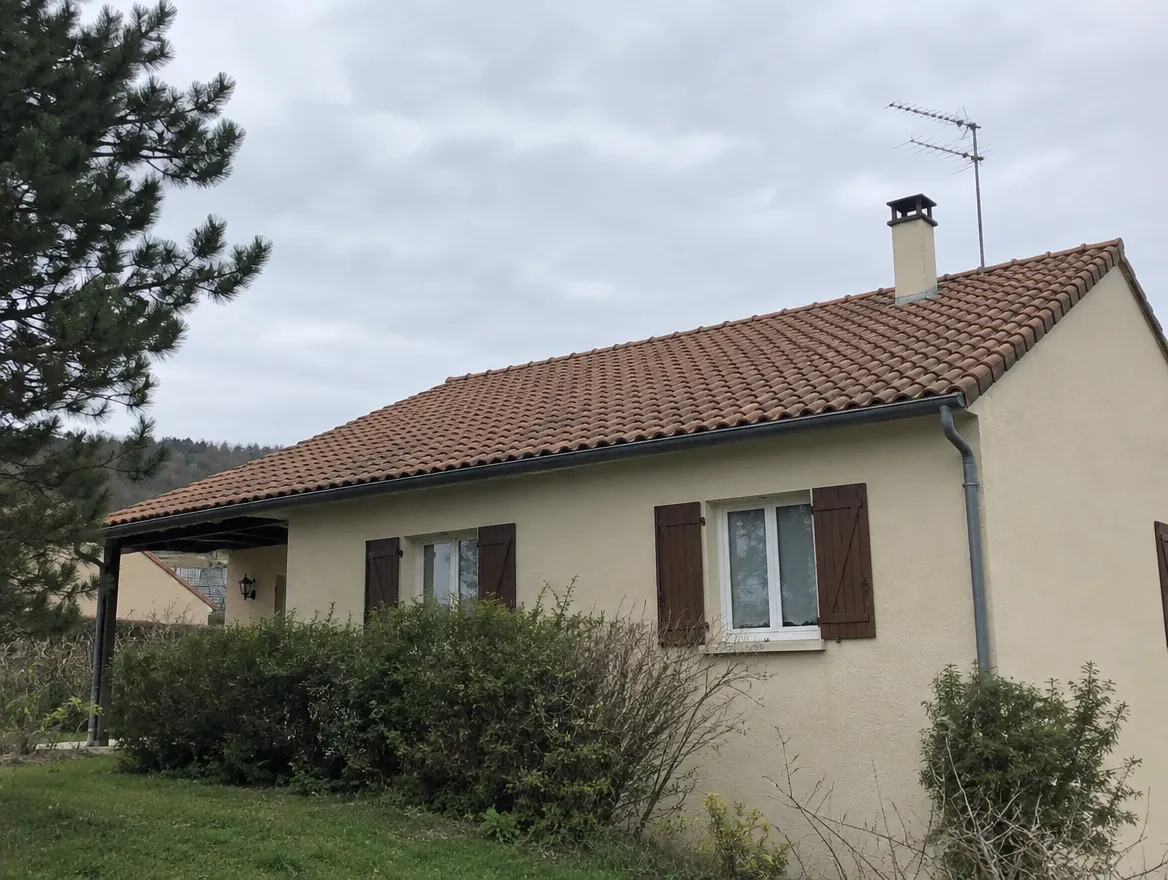 Après : toit en tuiles démoussé et propre